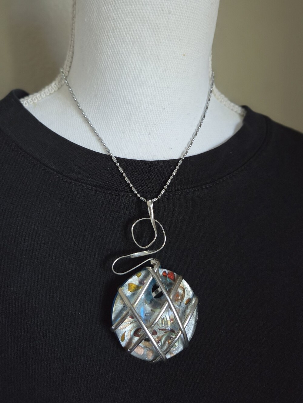 artisan wire wrapped fused art glass disc pendant necklace silver tone chain